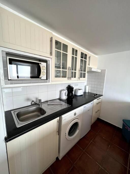 Casa Breen - Spacious 1 Bedroom Apartment In Matagorda With Communal Pool Tías Екстериор снимка